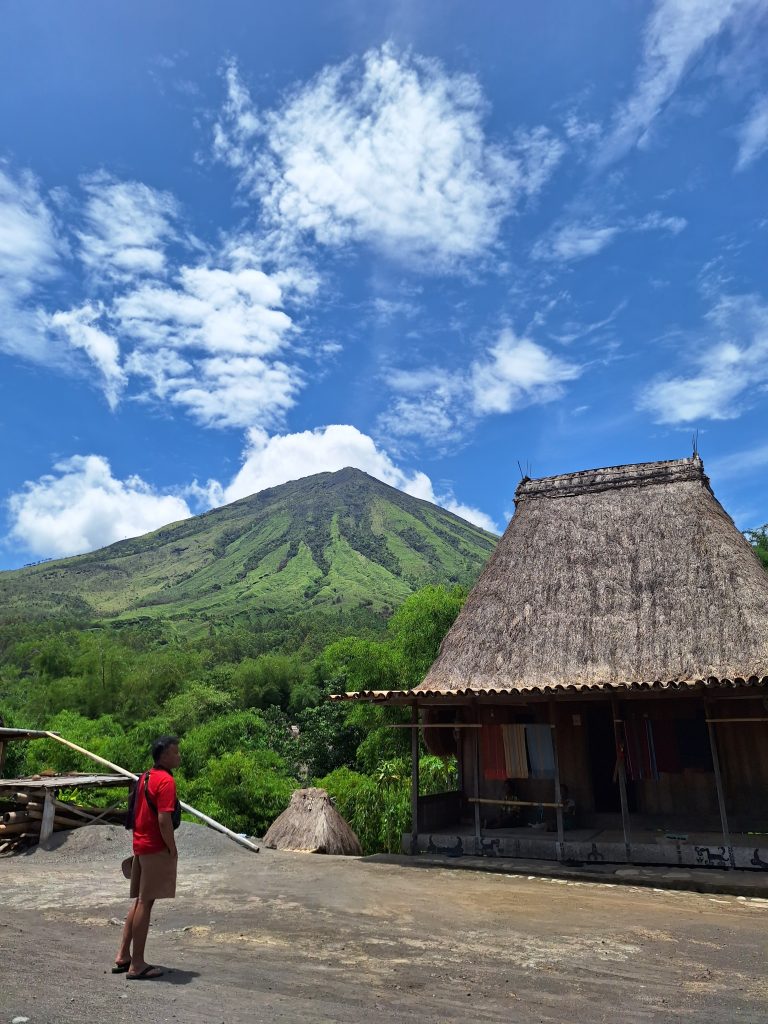 kisah adat bena