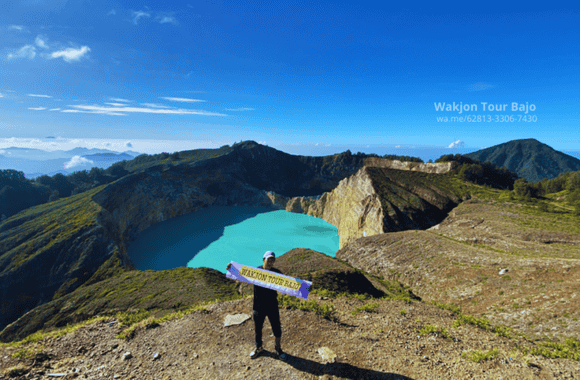 Misteri Danau Kelimutu: 4 Legenda Mistis di Balik Tiga Warna Ajaib 2 Danau Kelimutu