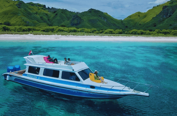 Sailing Komodo