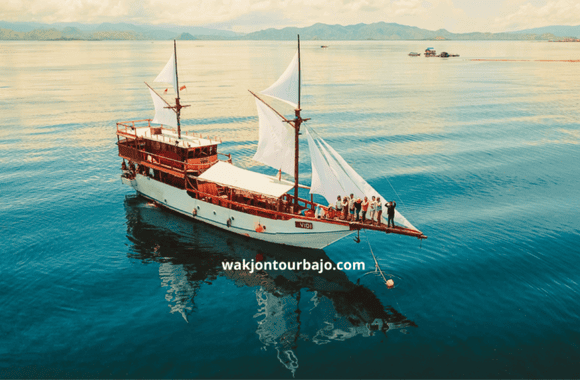 Tour Komodo 3 Hari 2 Malam | Layanan terbaik, Liburan Asyik! 2 Tour Komodo 3 Hari 2 Malam