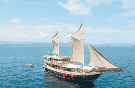 Luxury Phinisi Labuan Bajo